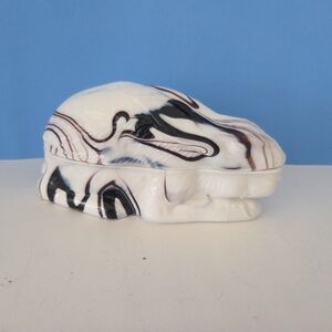 Vintage Westmoreland Slag Glass Rabbit Trinket Box with Purple and White Swirls